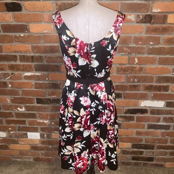 White House Black Market Floral Belted Fit N Flare Dress Size 6 - Picture 5 of 7